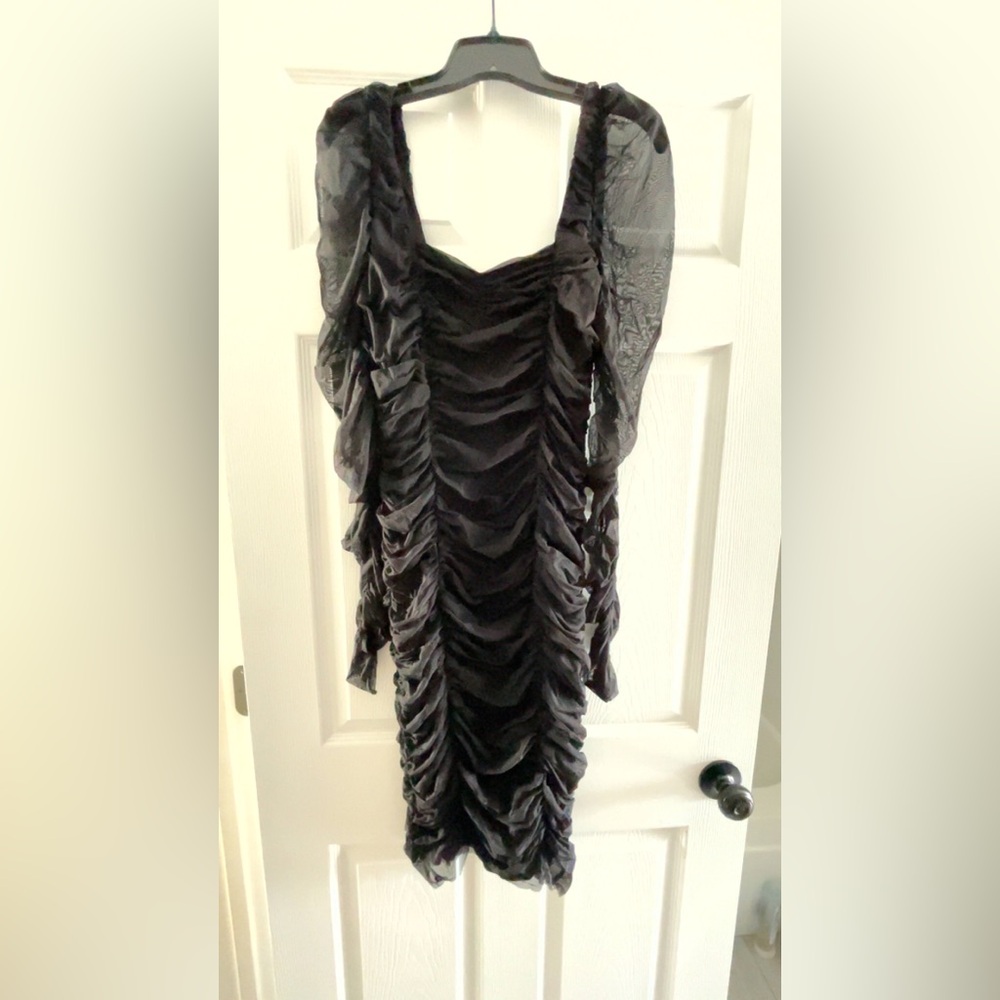 Fashion Nova Runched dress